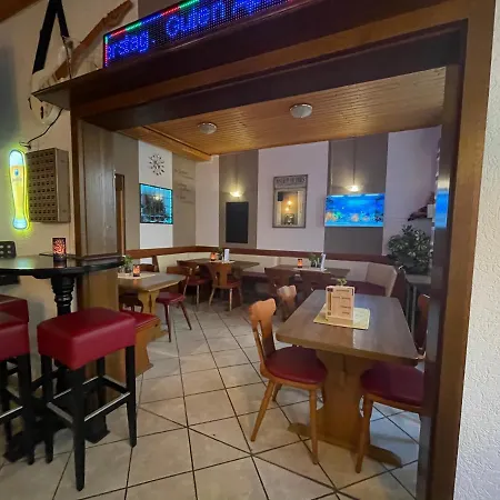 酒店 Zur Dorfschaenke 克洛滕