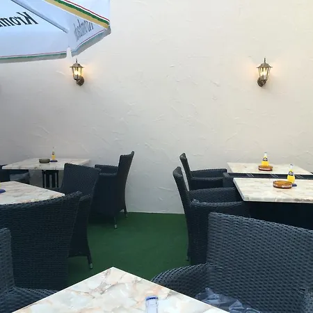 Zur Dorfschaenke 3* קלוטן