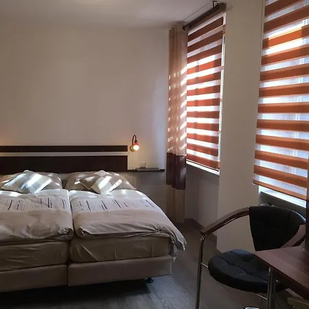 Zur Dorfschaenke 酒店 3*