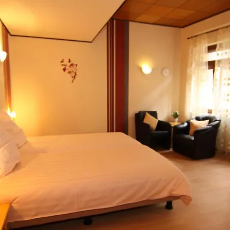 Zur Dorfschaenke 3* קלוטן