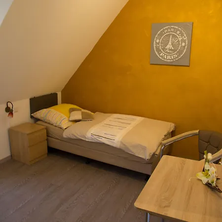 Zur Dorfschaenke מלון