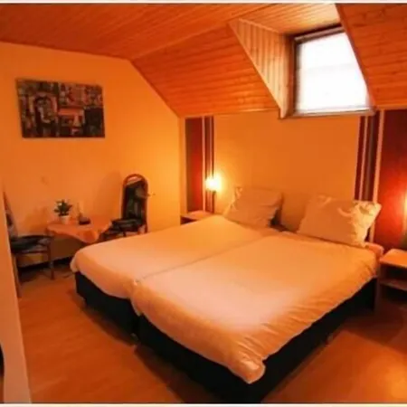 Zur Dorfschaenke מלון קלוטן