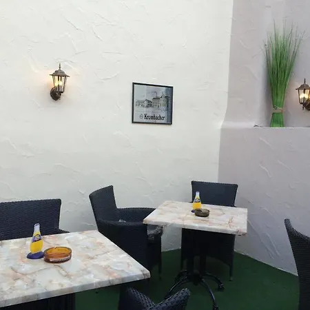 Zur Dorfschaenke Hotel