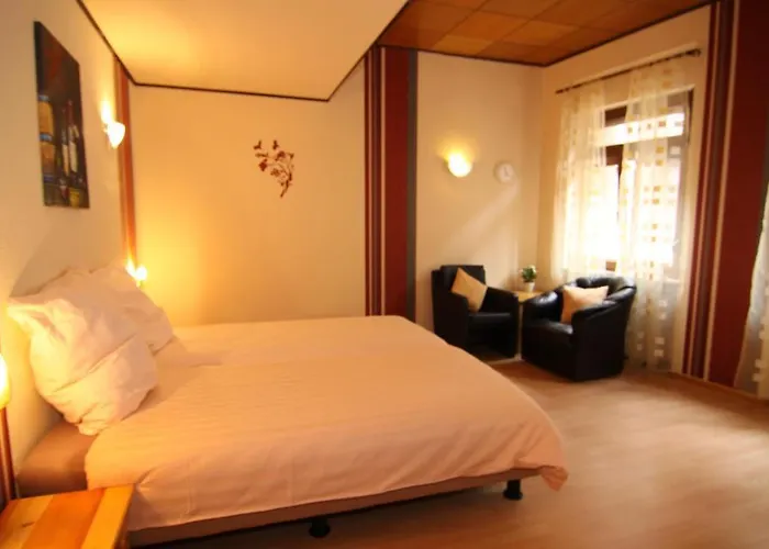 Zur Dorfschaenke 3* Klotten